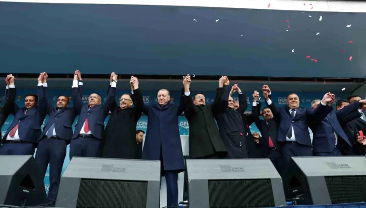 Cumhurbaşkanı Erdoğan: “Türkiye bugüne kadar ne çektiyse zübük siyasetçi tiplerinden çekmiştir”