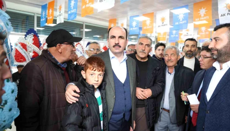 Konya Büyükşehir Belediye Başkanı Uğur İbrahim Altay, Cihanbeyli ve Kulu’da esnafla ve vatandaşlarla bir araya geldi