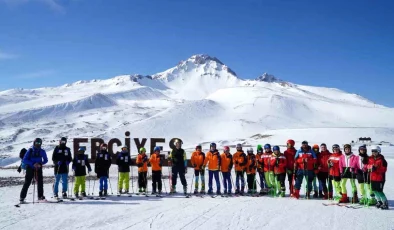 Erciyes Türksoy Kupası Türk dünyasından genç kayak sporcularını bir araya getirdi