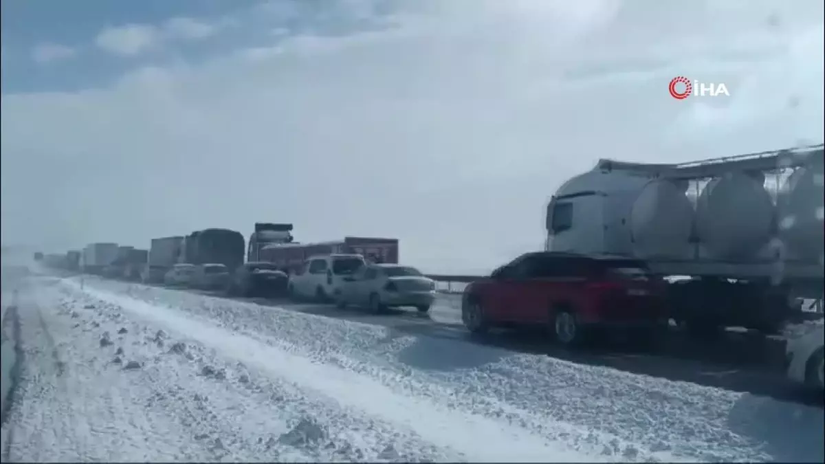 Konya’da Kar ve Tipi Ulaşımı Aksatıyor